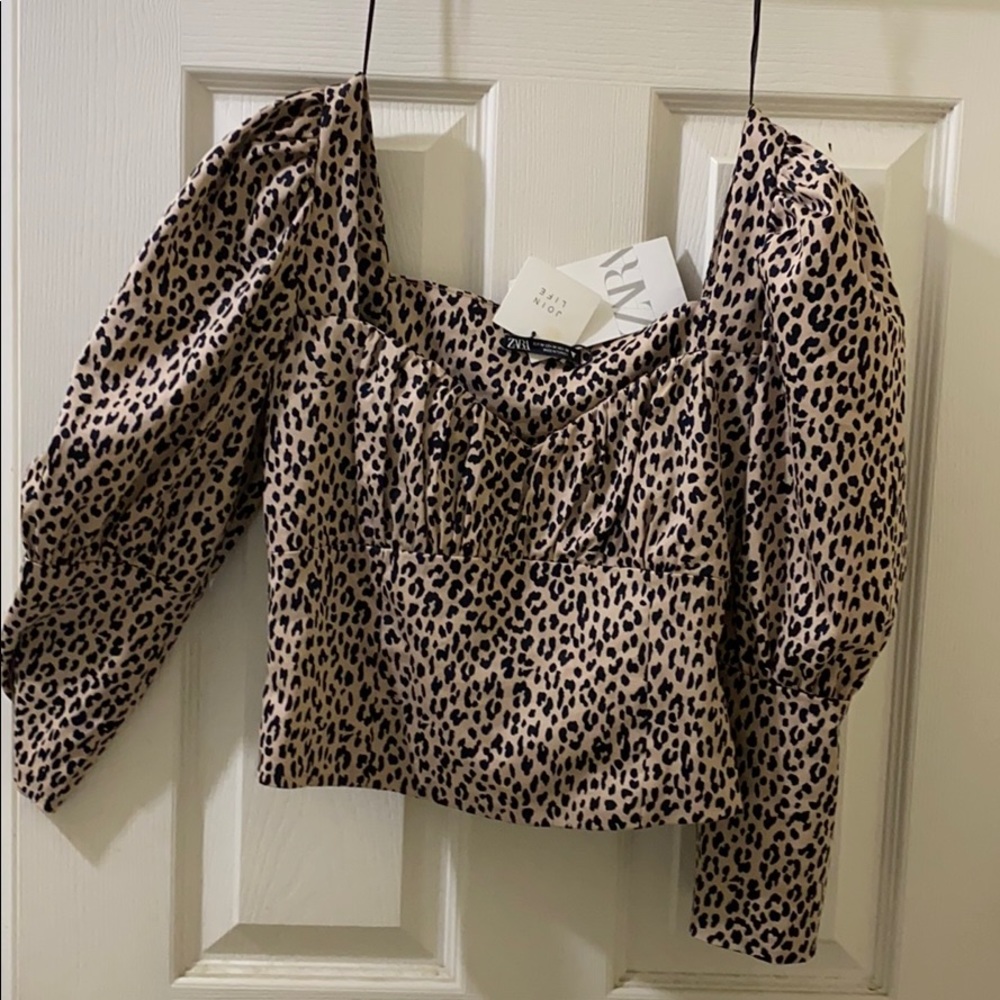 Gorgeous cheetah print crop top